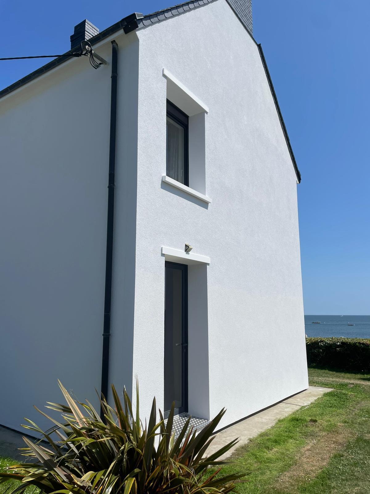 🏡 Nouvelle ITE en cours à Larmor-Plage !